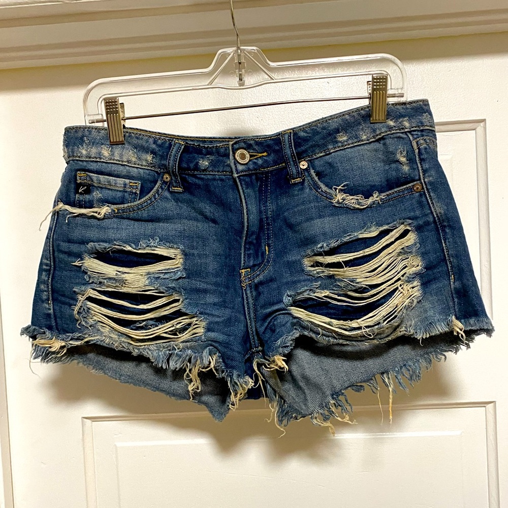 KanCan Estilo Mid-Rise Distressed Boyfriend Shorts
